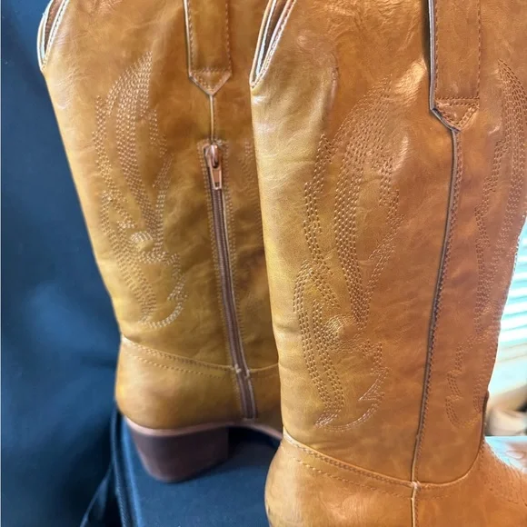 Roper Tan Nettie in Tan-Faux Leather Cowboy Boots. BNIB. Size 8. - Picture 4 of 5